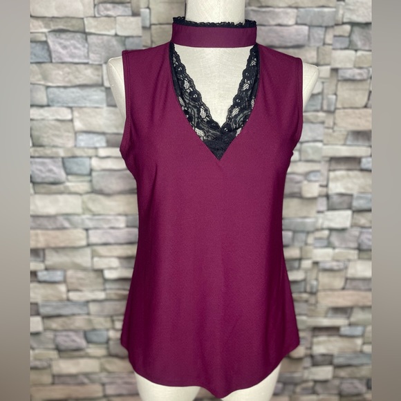 tempted hearts beautiful maroon tank top with black lace neck & choker collar - Picture 2 of 12